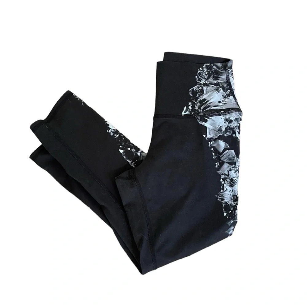 Alo Yoga High Waisted Floral Capri Leggings